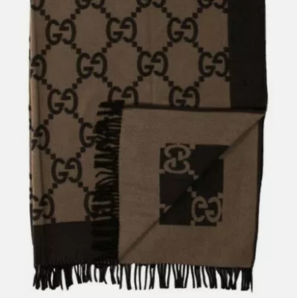 AUTHENTIC GUCCI GG GUCCISSIMA LOGO WOOL / CASHMERE FRINGED BLANKET